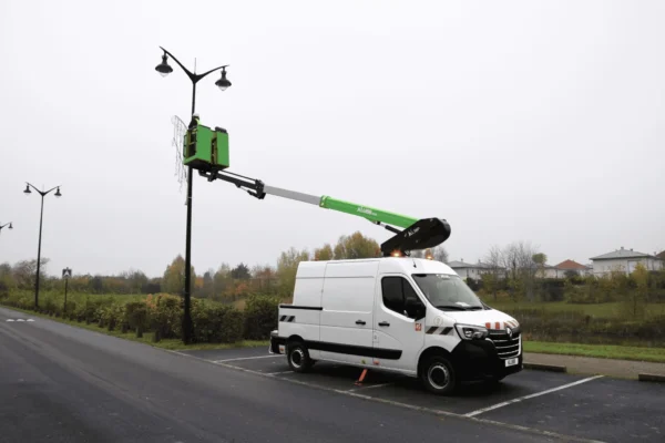 Piattaforma aerea elettrica da 13,80 m su Renault Master E-tech KL38P troncato - 7