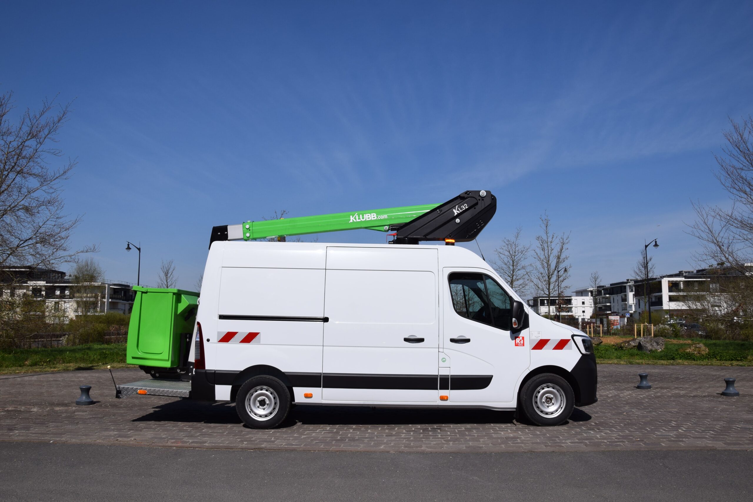 Piattaforma aerea elettrica KL32 da 12.5 m su Renault Master E-tech