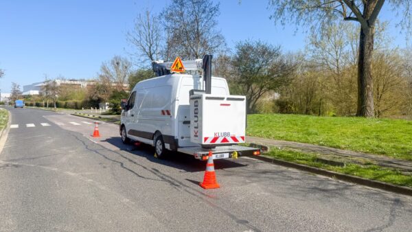 Piattaforma aerea telescopica da 17 m su Renault Master KL17P - 5