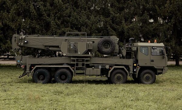 Gru telescopica militare montata su autocarro M300 - 3