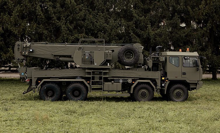 Gru telescopica militare montata su autocarro M300