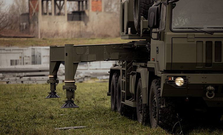 Gru telescopica militare montata su autocarro M300 - 6