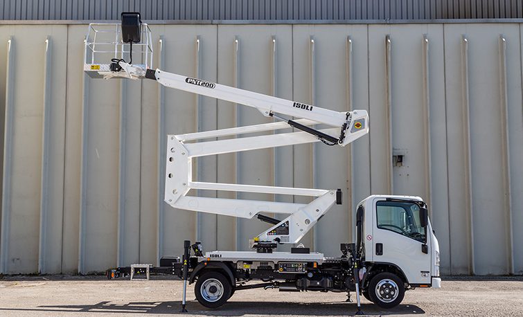 Camion con Cestello Articolatao 200mt PNT 19.70H