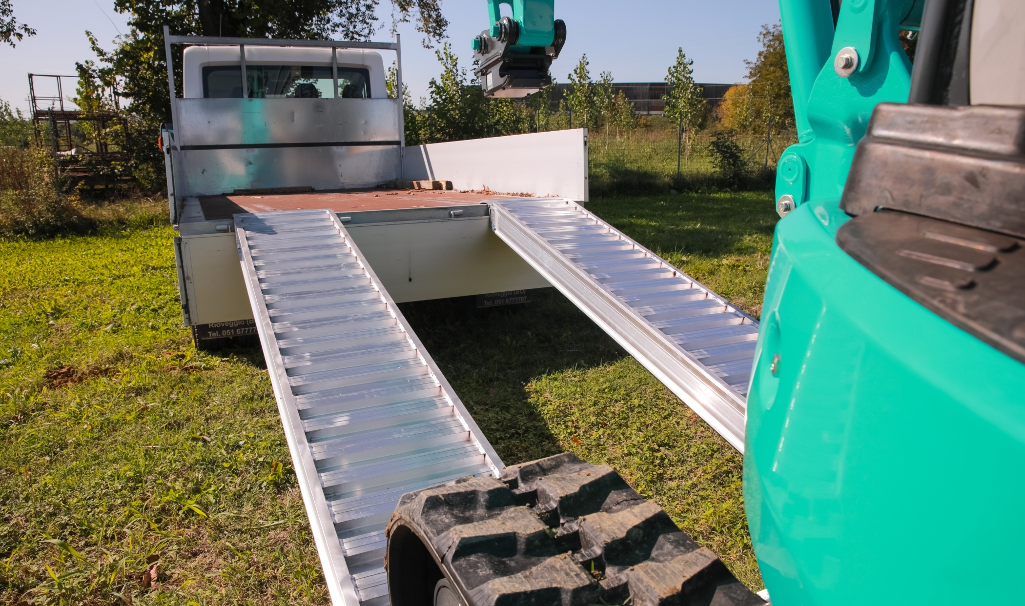 Rampe da carico in alluminio per veicoli gommati serie 148/148L