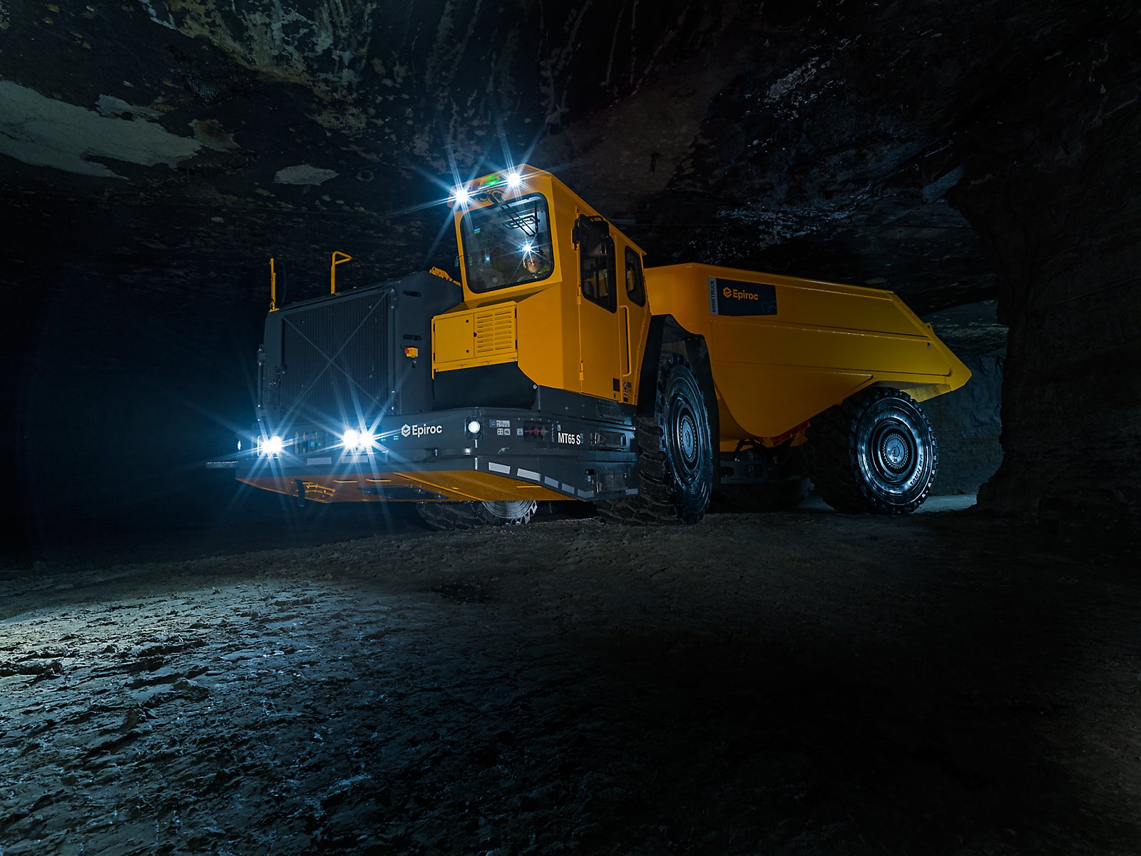 Pale caricatrici e autocarri - 7