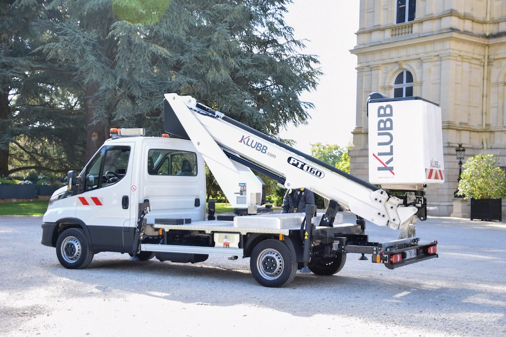Camion con Cestello Telescopico 160mt PT16E
