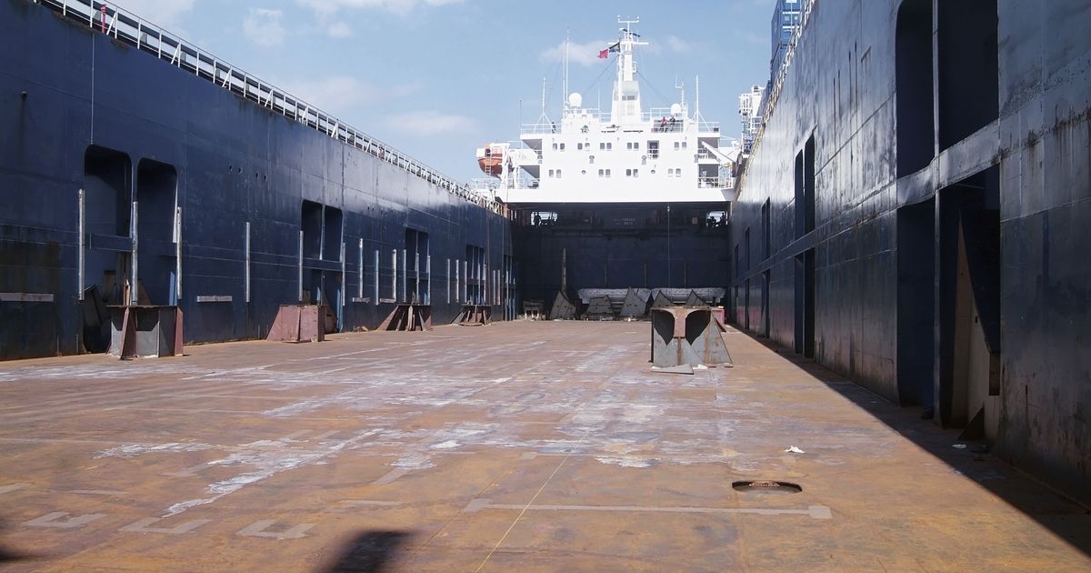 Pallinatura dell'acciaio: ponti di navi e traghetti