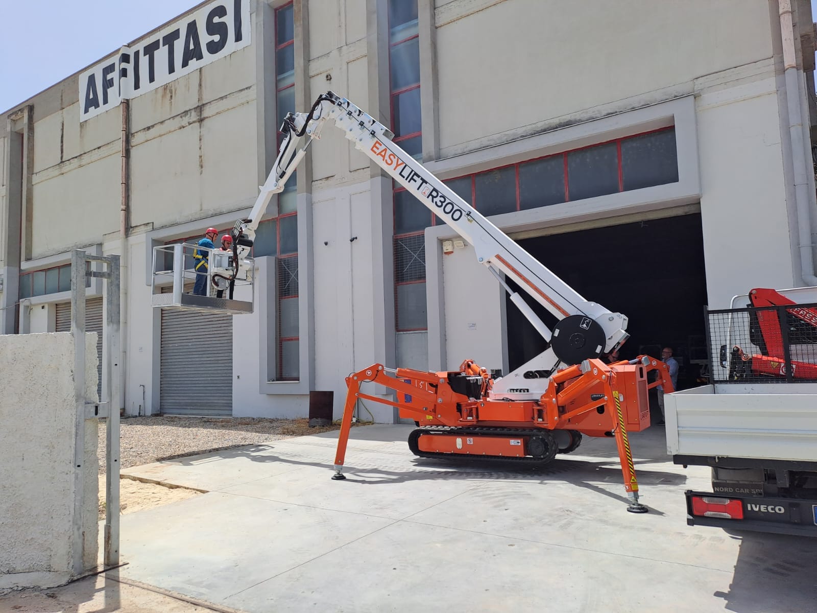 R300: Piattaforma Ragno Cingolato da 30.50 metri | Easy Lift - 2